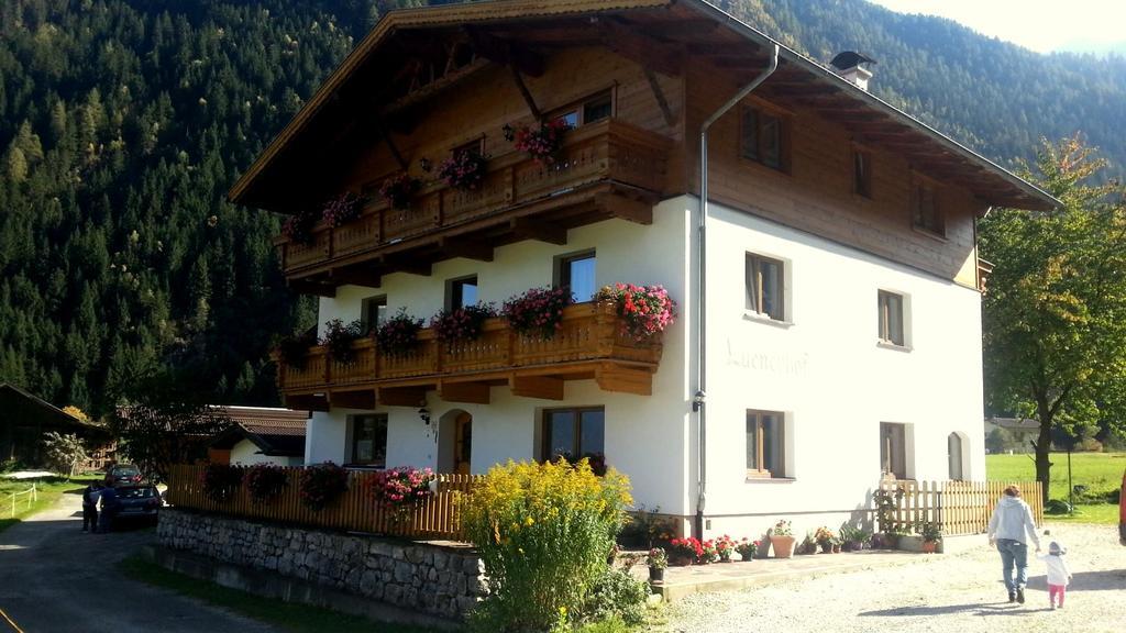Hostal Luenerhof Neustift im Stubaital Exterior foto